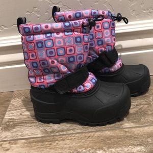 ❄️ Northside little girls snow boots. So cute!!
